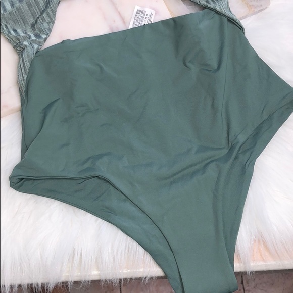 TAVIK PENELOPE SLINKY RIB ONE PIECE MEADOW GREEN - Picture 2 of 6